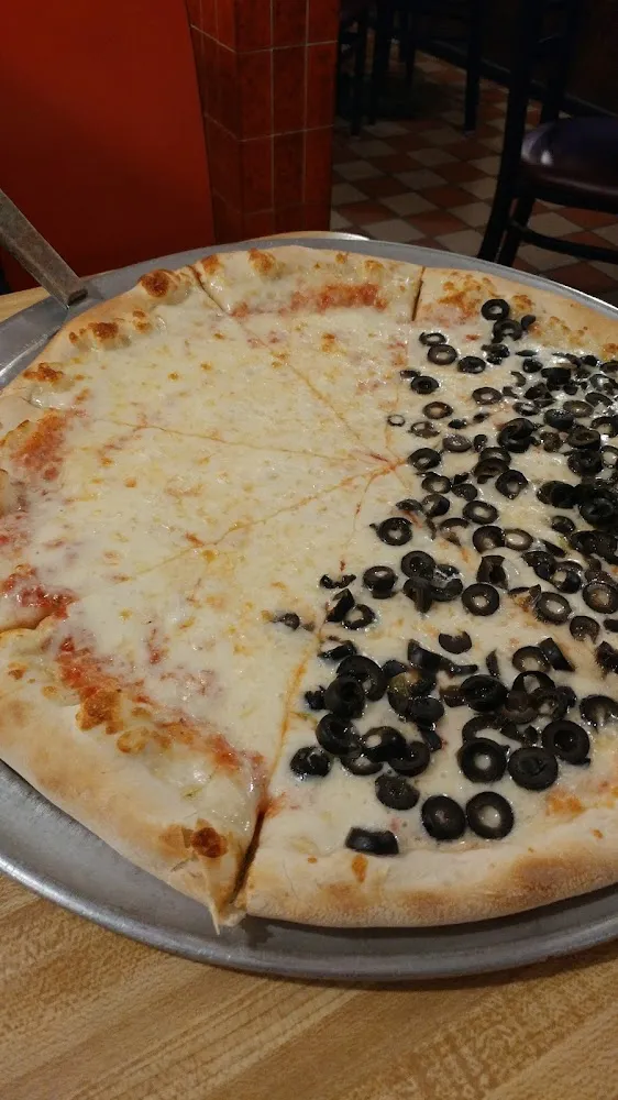 Nino's Special Pizza